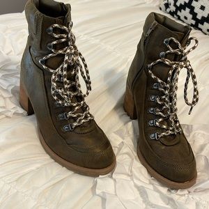 Carlos khaki green combat boots
